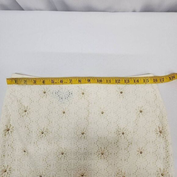 Talbots Size 6 Embroidered Eyelet Daisy Straight Pencil Skirt Womens Cream Lined - Picture 4 of 6